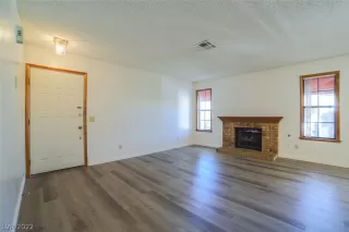 Photo #1: 2401291 Listing