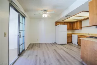 Photo #5: 2401291 Listing