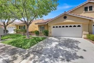 Photo #1: 2401292 Listing