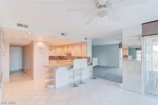 Photo #2: 2401301 Listing 