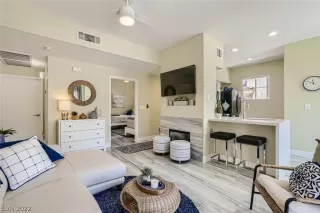 Photo #6: 2401307 Listing 