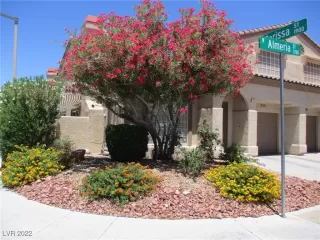 Photo #1: 2401355 Listing 