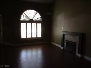 Photo #2: 2401355 Listing 