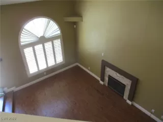 Photo #5: 2401355 Listing 