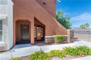 Photo #1: 2401381 Listing