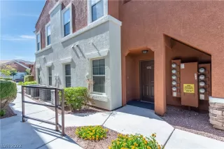 Photo #2: 2401381 Listing