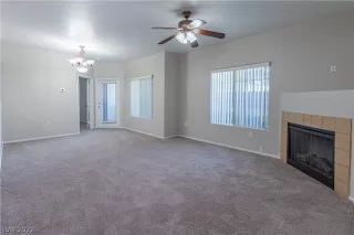 Photo #4: 2401381 Listing