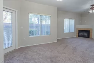 Photo #6: 2401381 Listing