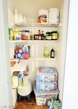 Photo #4: 2401398 Listing