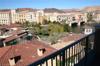 Photo #2: 2401427 Listing 