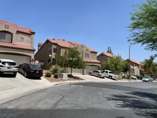 Photo #1: 2401428 Listing