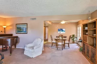 Photo #6: 2401438 Listing