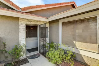 Photo #3: 2401471 Listing