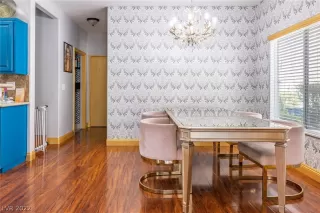 Photo #5: 2401478 Listing