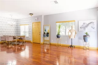 Photo #6: 2401478 Listing