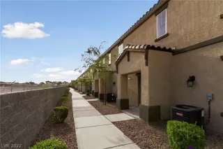 Photo #1: 2401500 Listing 