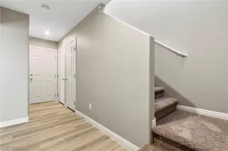 Photo #2: 2401500 Listing 