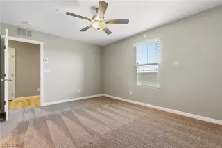 Photo #4: 2401500 Listing 