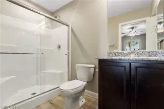 Photo #6: 2401500 Listing 