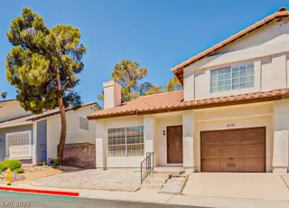 Photo #2: 2401523 Listing