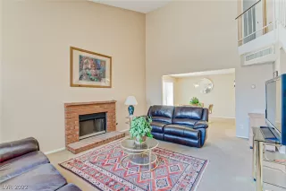 Photo #3: 2401523 Listing