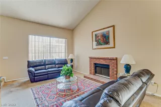 Photo #4: 2401523 Listing