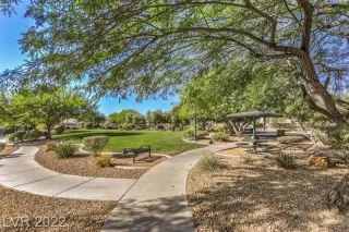 Photo #1: 2401533 Listing