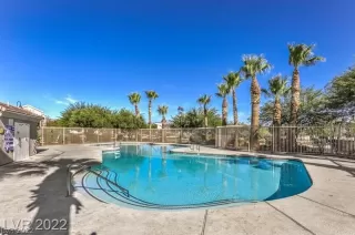 Photo #2: 2401533 Listing