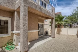 Photo #3: 2401533 Listing