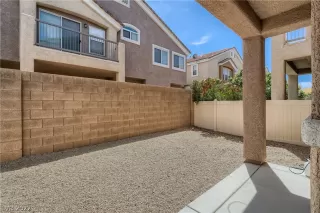 Photo #4: 2401533 Listing