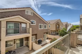 Photo #6: 2401533 Listing