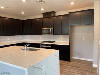 Photo #3: 2401541 Listing 