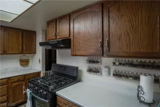 Photo #3: 2401554 Listing 