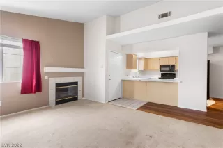 Photo #6: 2401558 Listing