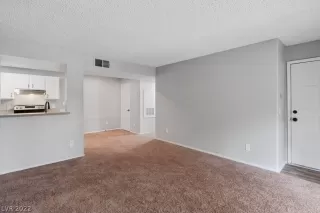 Photo #1: 2401580 Listing 