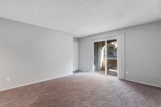 Photo #3: 2401580 Listing 