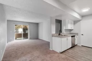 Photo #4: 2401580 Listing 