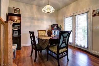 Photo #3: 2401586 Listing