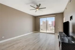 Photo #1: 2401632 Listing 