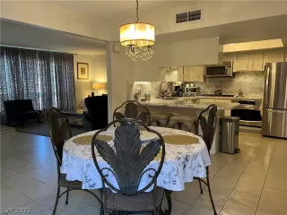 Photo #6: 2401651 Listing