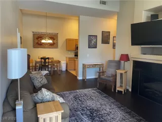 Photo #2: 2401663 Listing 