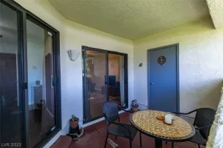 Photo #2: 2401710 Listing