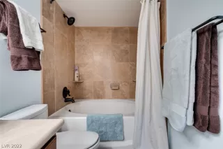 Photo #3: 2401710 Listing