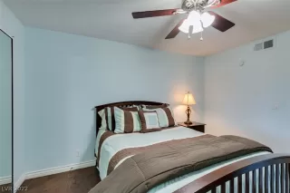 Photo #6: 2401710 Listing