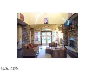 Photo #4: 2401723 Listing