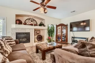 Photo #1: 2401753 Listing