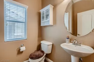 Photo #5: 2401753 Listing