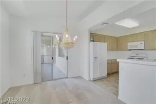 Photo #4: 2401754 Listing 