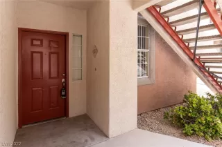 Photo #1: 2401802 Listing