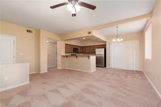 Photo #3: 2401802 Listing